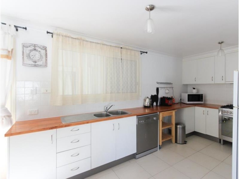 69 Mirrawena Avenue, Bangalee QLD 4703